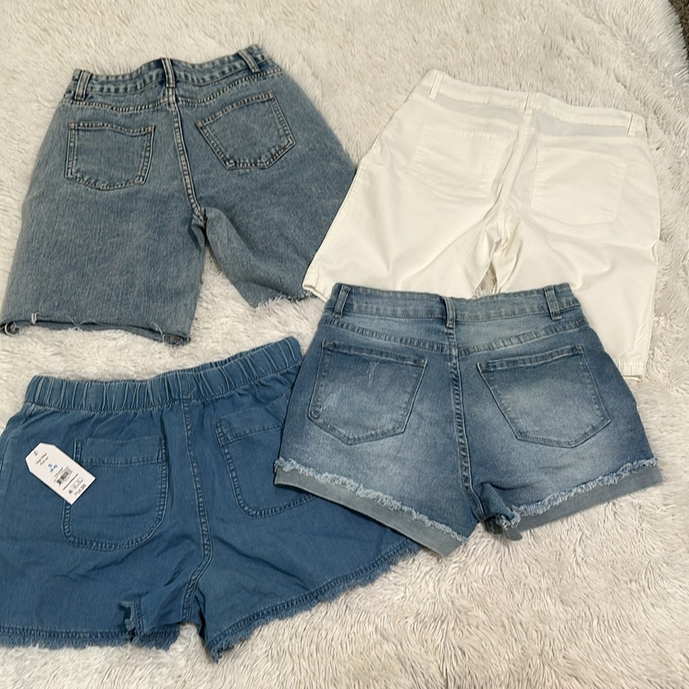 🌴 Bundle of 4 Time&Tru & Amazon Shorts Size Small - Picture 2 of 6
